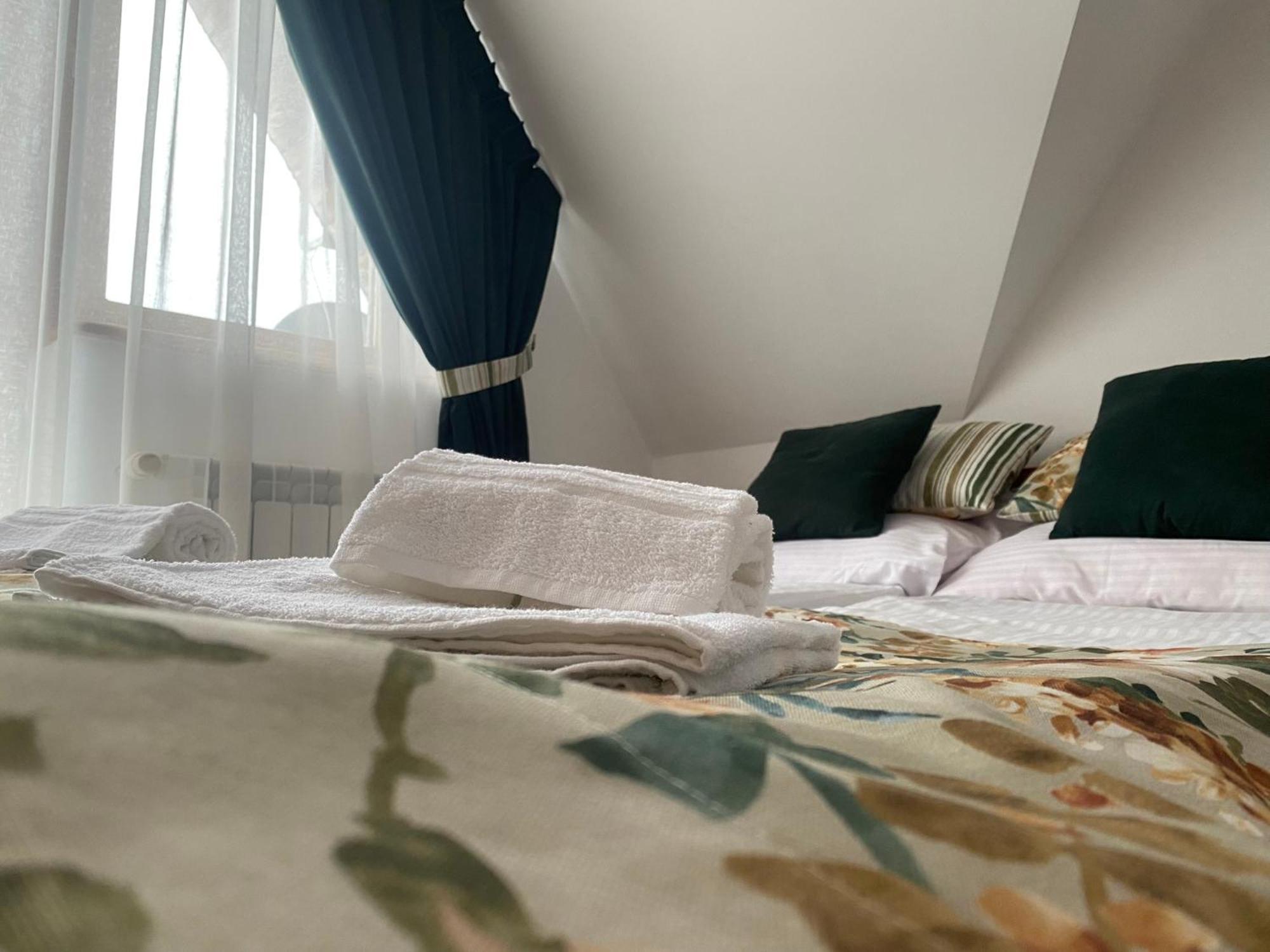 Wynajem Pokoi - Halina I Wieslaw Furczon Groń Extérieur photo
