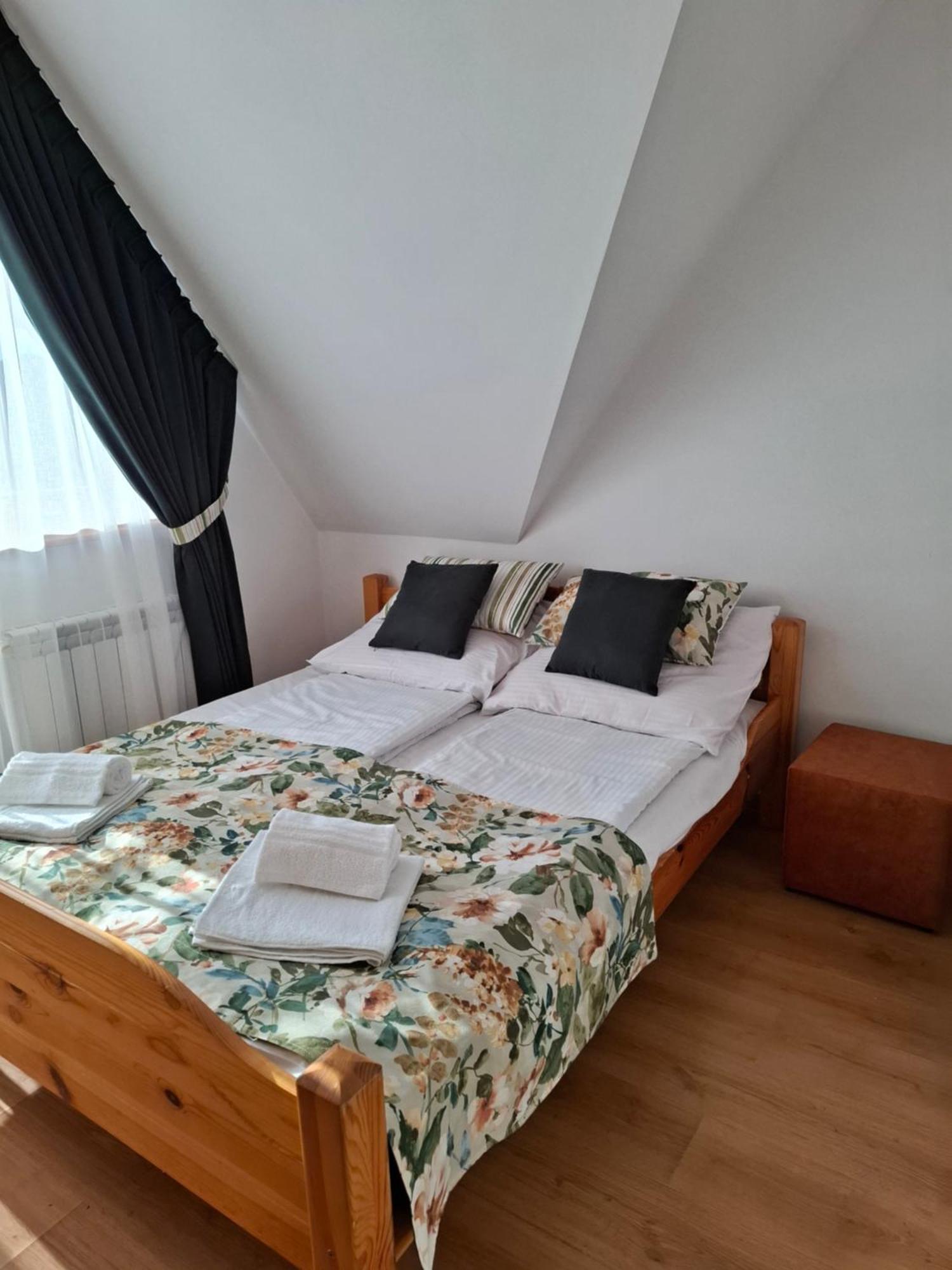 Wynajem Pokoi - Halina I Wieslaw Furczon Groń Extérieur photo
