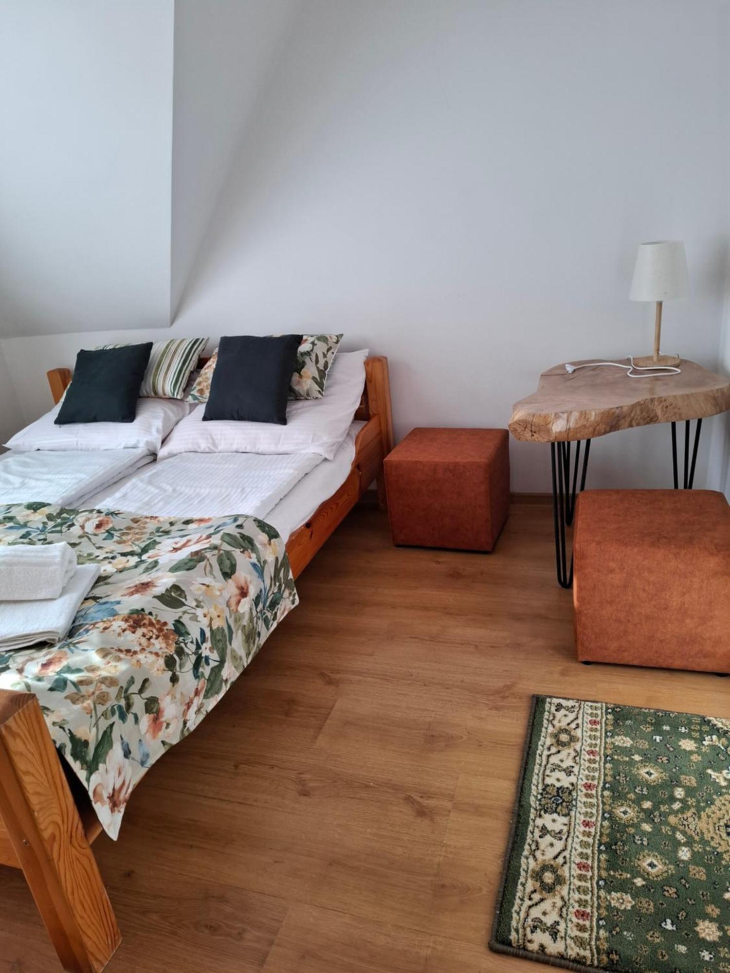 Wynajem Pokoi - Halina I Wieslaw Furczon Groń Extérieur photo