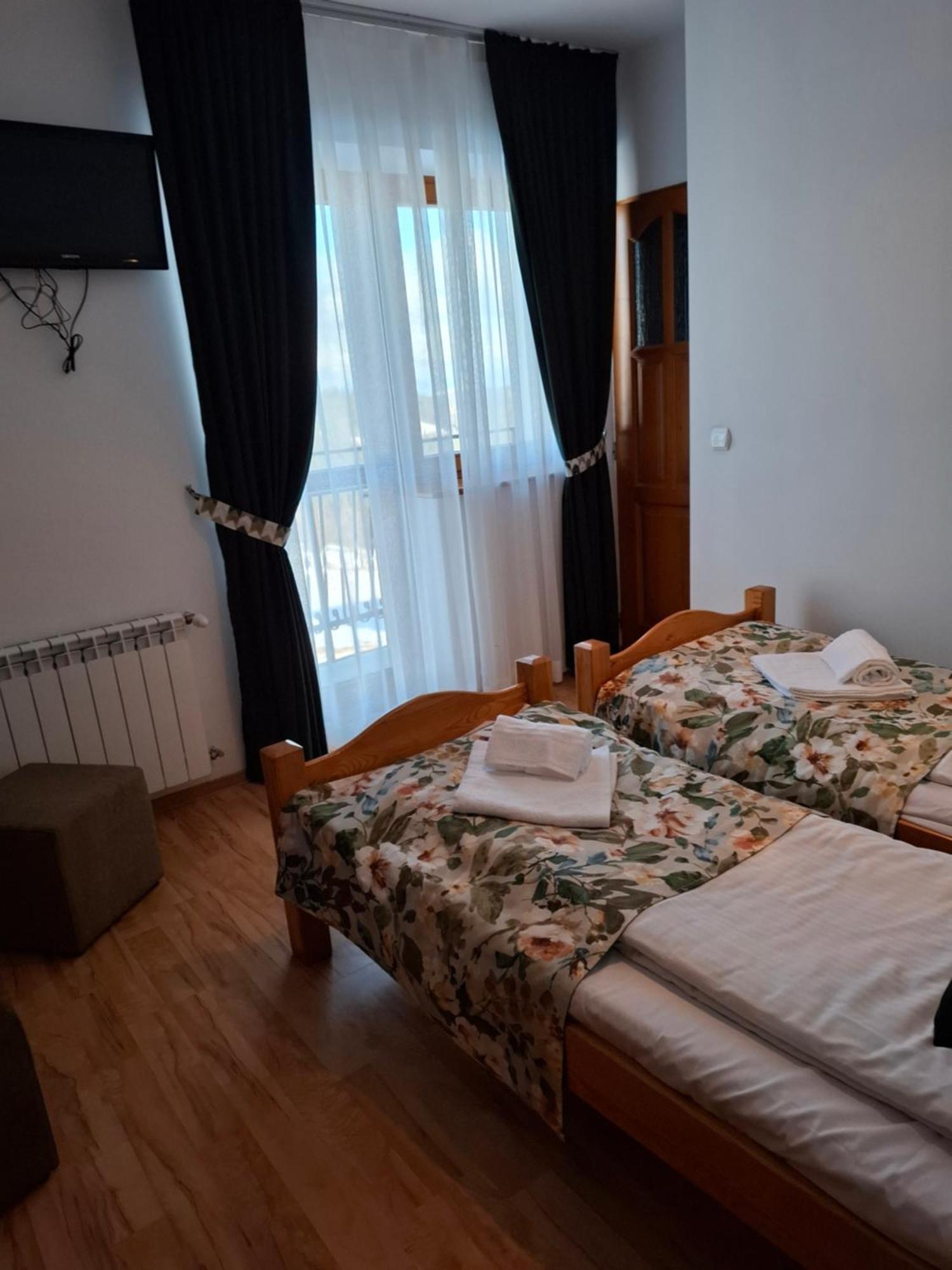 Wynajem Pokoi - Halina I Wieslaw Furczon Groń Extérieur photo