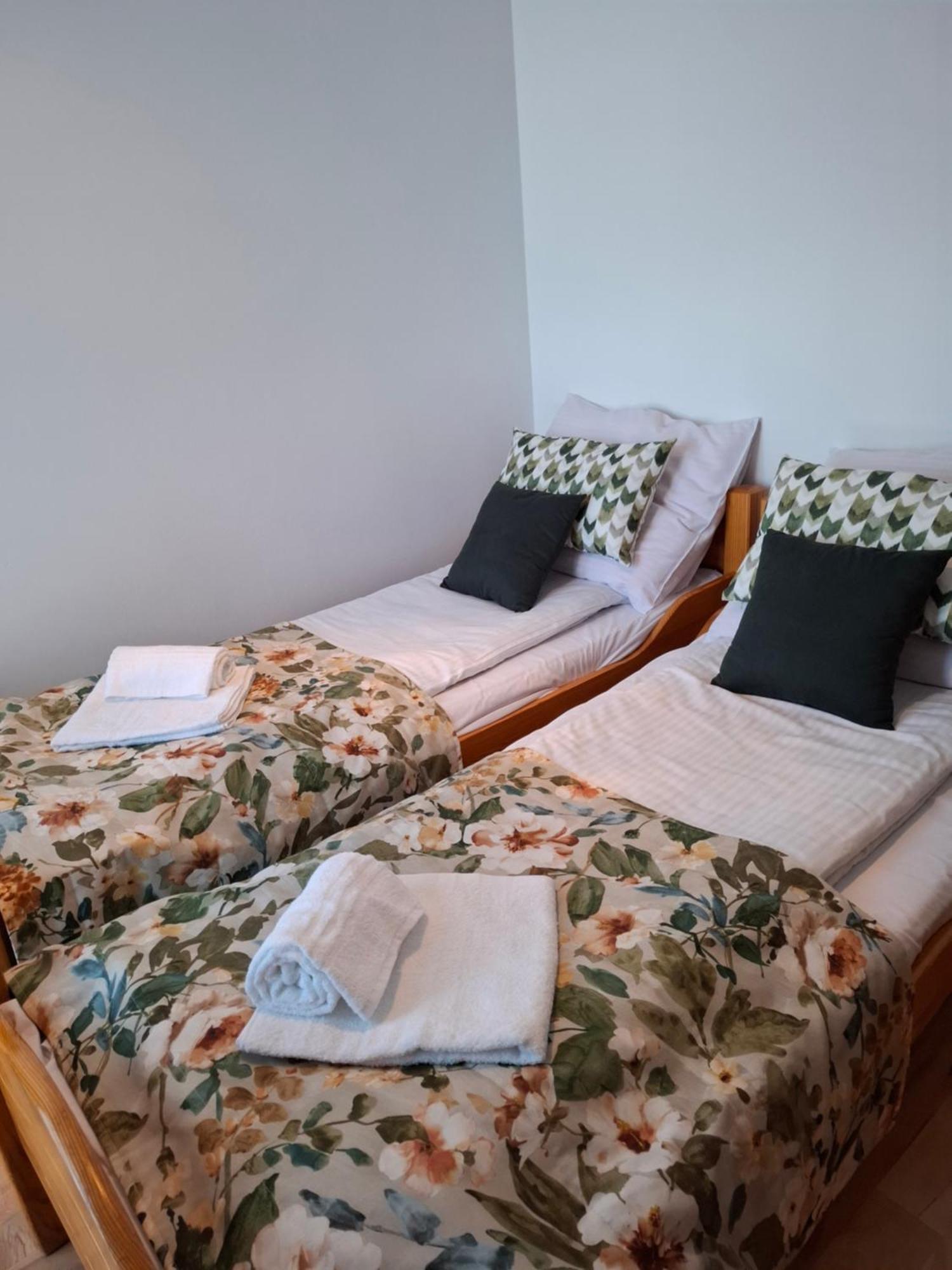 Wynajem Pokoi - Halina I Wieslaw Furczon Groń Extérieur photo